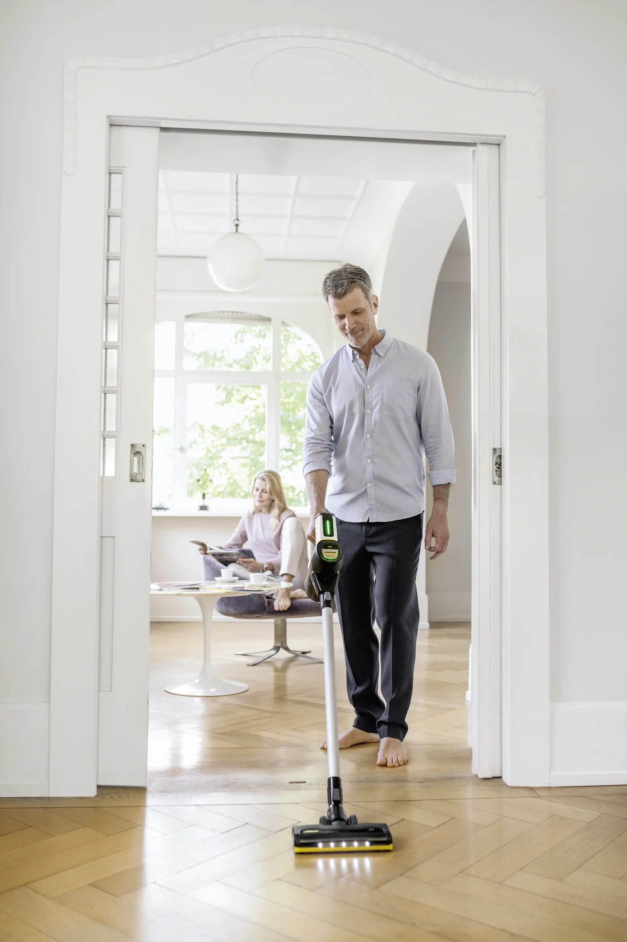 фото Вертикальний + ручний пилосос (2в1) Karcher VC 7 Signature Line (1.198-750.0)