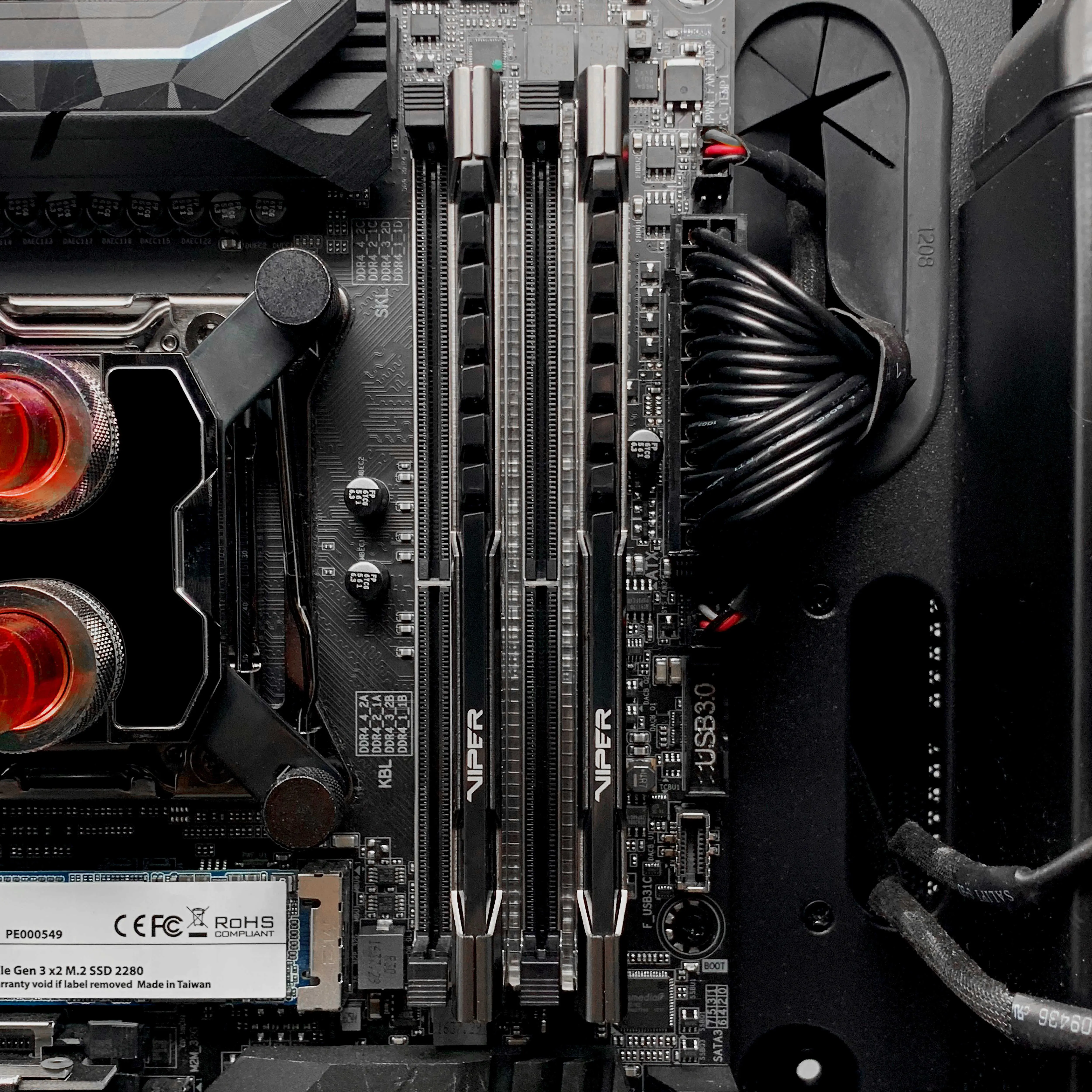 Pamięć RAM Patriot Viper Steel DDR4 16GB 3200 CL16