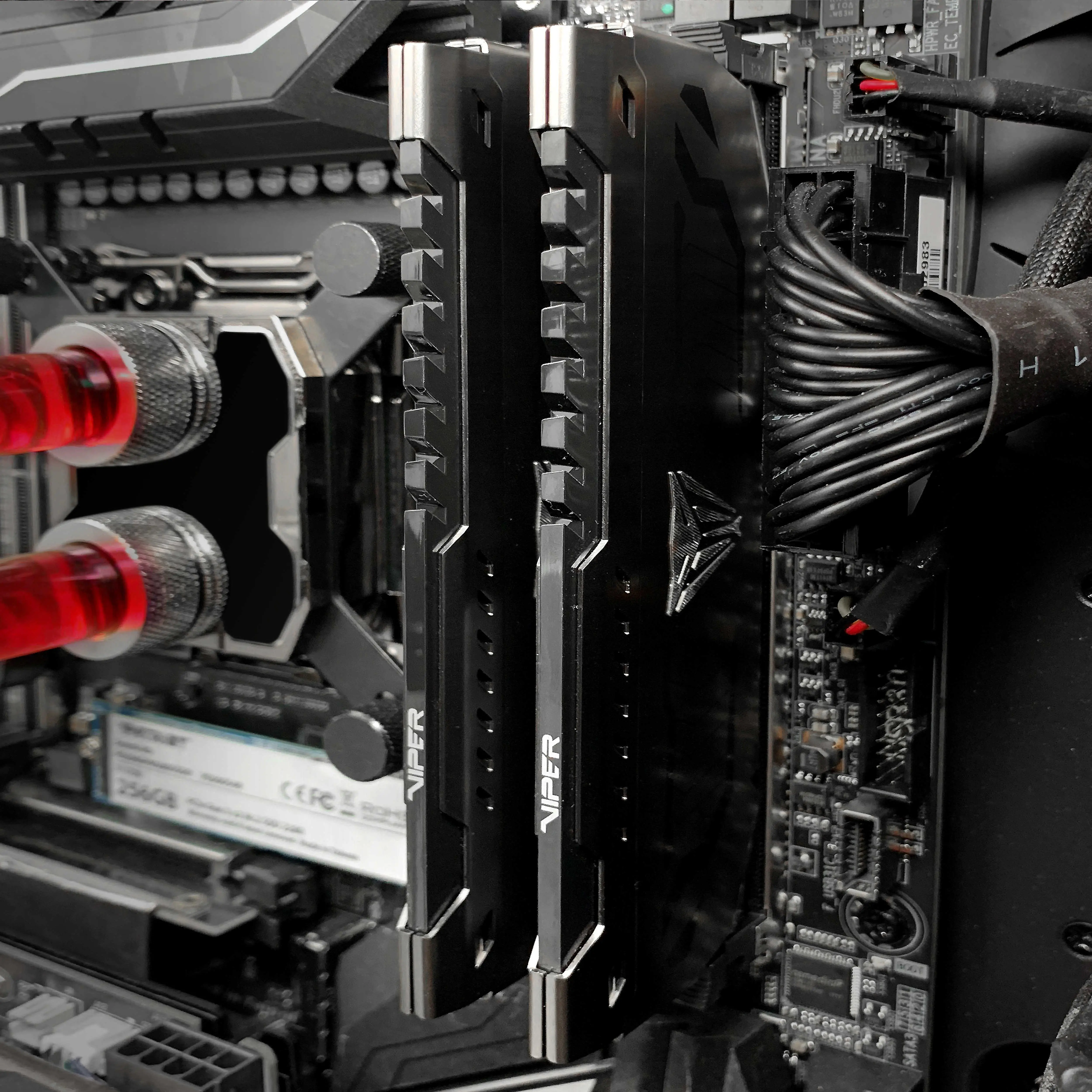 Pamięć RAM Patriot Viper Steel DDR4 16GB 3200 CL16