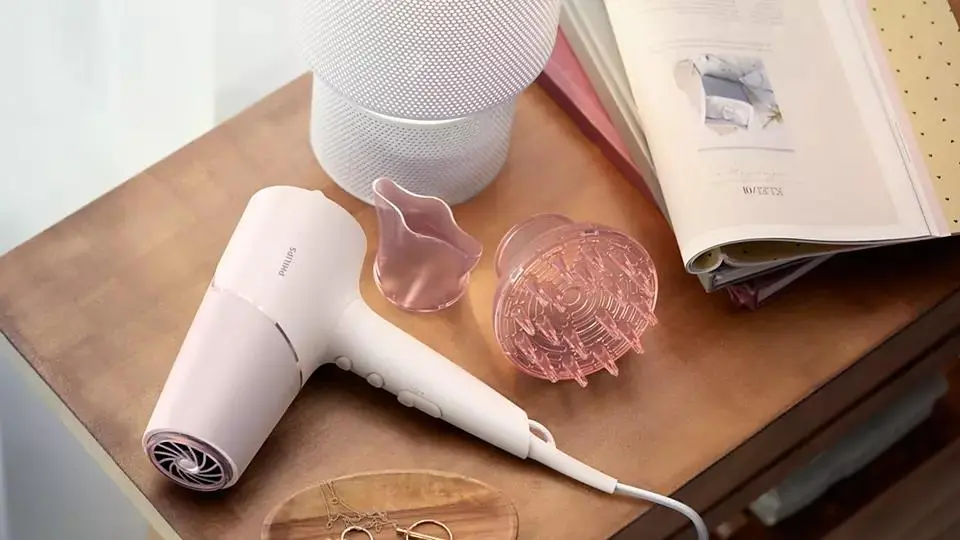 Suszarka do włosów Philips Seria 5000 BHD530/00 Jonizacja Dyfuzor Zimny nawiew 2300W 3 prędkości 3 temperatury