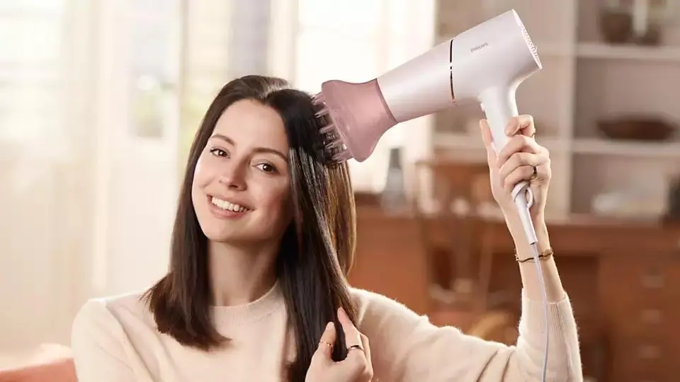 Suszarka do włosów Philips Seria 5000 BHD530/00 Jonizacja Dyfuzor Zimny nawiew 2300W 3 prędkości 3 temperatury