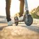 Jak jeździć na hulajnodze elektrycznej? Bezpieczna technika