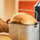 Pieczenie chleba w automacie – jaki wypiekacz wybrać? Wskazówki i proponowane produkty