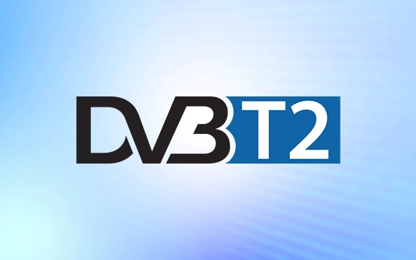 Логотип DVB-T2 (цифровое телевизионное вещание – наземное – второго поколения) черного и синего цветов на светлом фоне