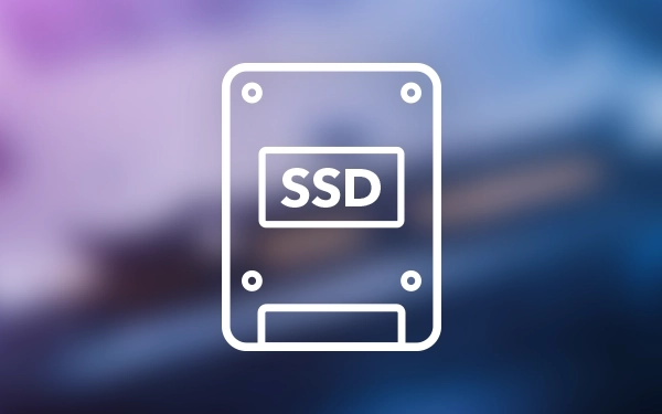 Значок SSD (твердотільний накопичувач) символізує сучасне сховище на пристрої.