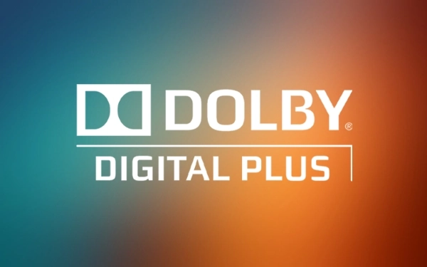Логотип Dolby Digital Plus на синьо-помаранчевому фоні &ndash; символ високоякісного звуку.