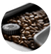 подрібнення кавових зерен в машині De'longhi