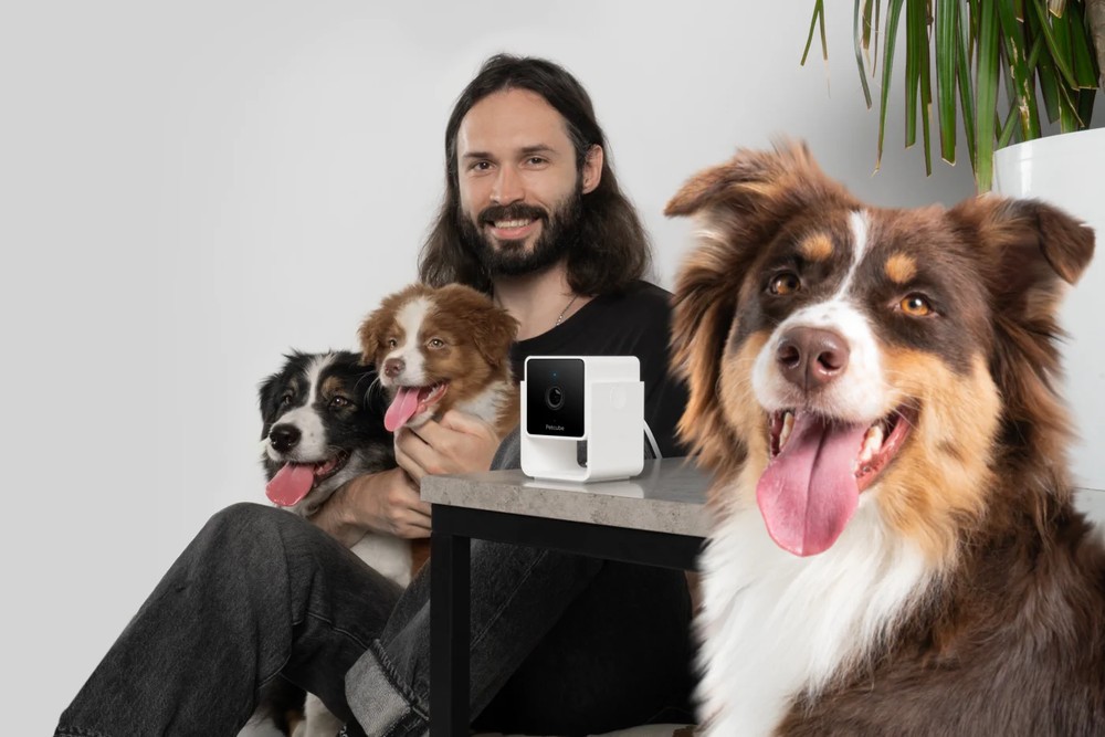 PETCUBE CAM INDOOR WI-FI PET AND SECURITY CAMERA