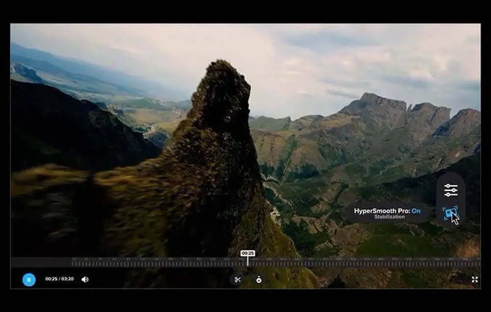Екран ноутбука зі StoryCube, що візуалізує функції хмарного сервісу GoPro