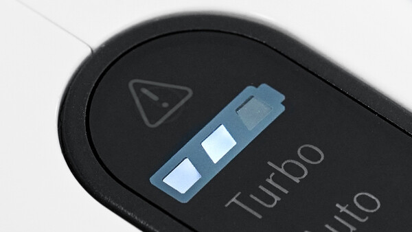 Індикатор заряду акумулятора – світлодіодний дисплей з інформацією про рівень заряду акумулятора