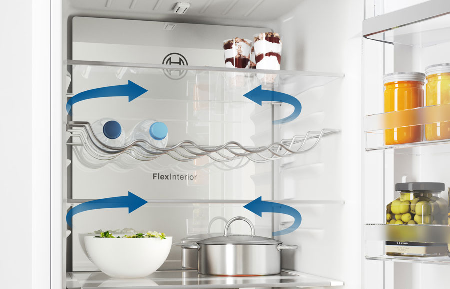 Високоглянсова задня стінка з системою MultiAirflow - рівномірний розподіл повітря на всіх рівнях.