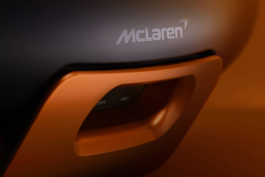 Bowers & Wilkins Zeppelin McLaren 