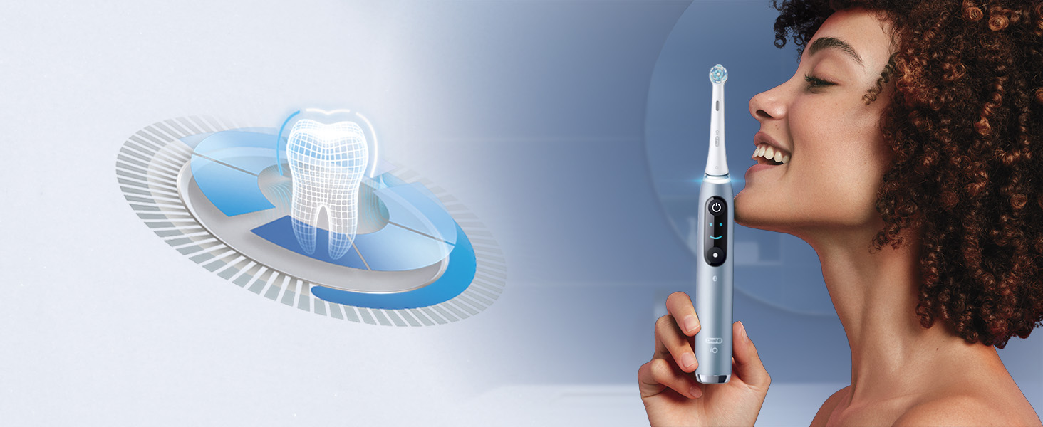 Жінка з щіткою oral-b