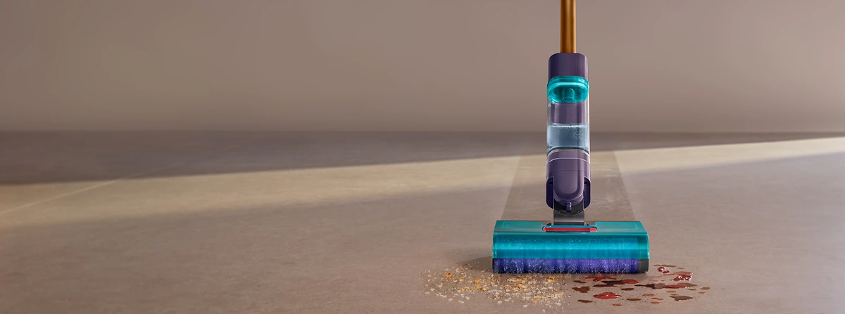 Бездротова електрична швабра очищає брудні підлоги: збирає крихти та змиває розливи