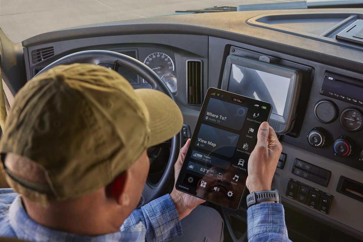 zdjęcie nawigacji garmin do ciężarówek dēzl LGV1020