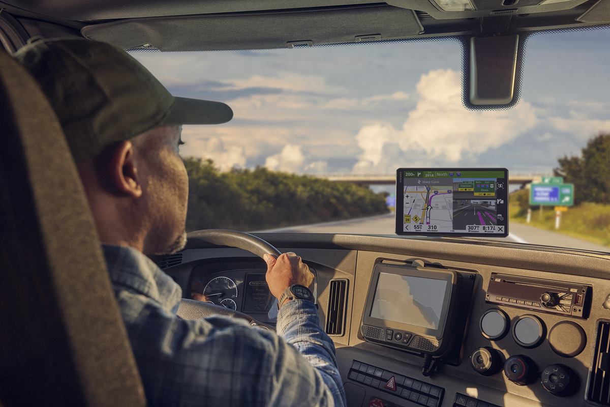 zdjęcie nawigacji garmin do ciężarówek dēzl LGV1020