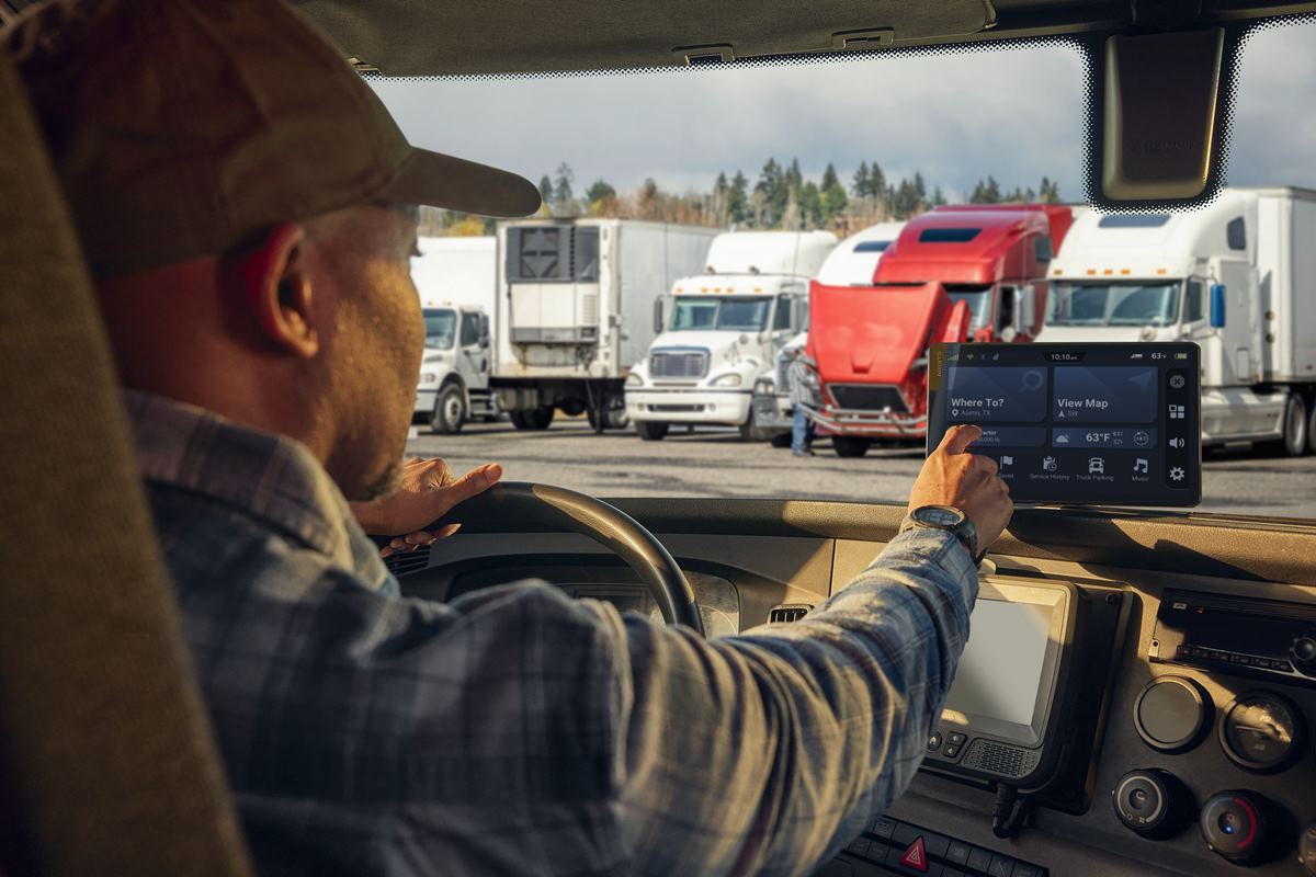 zdjęcie nawigacji garmin do ciężarówek dēzl LGV1020