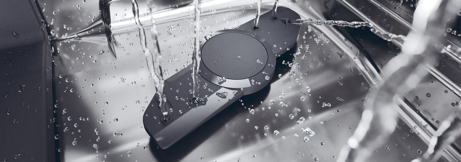 6 додаткових водяних форсунок - система Powerwash