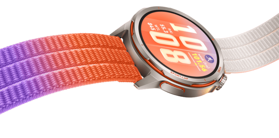 HUAWEI Watch GT Runner 2 з титановим корпусом та помаранчевим плетеним ремінцем, екран відображає час та значок бігуна