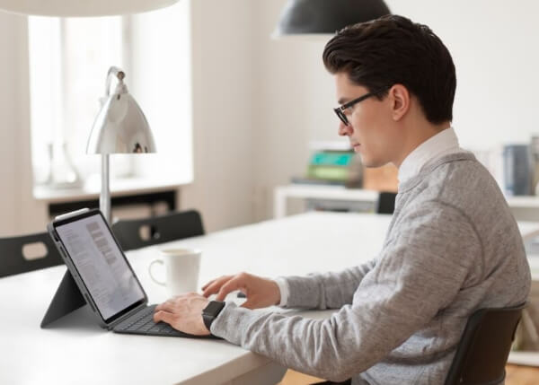 Logitech image