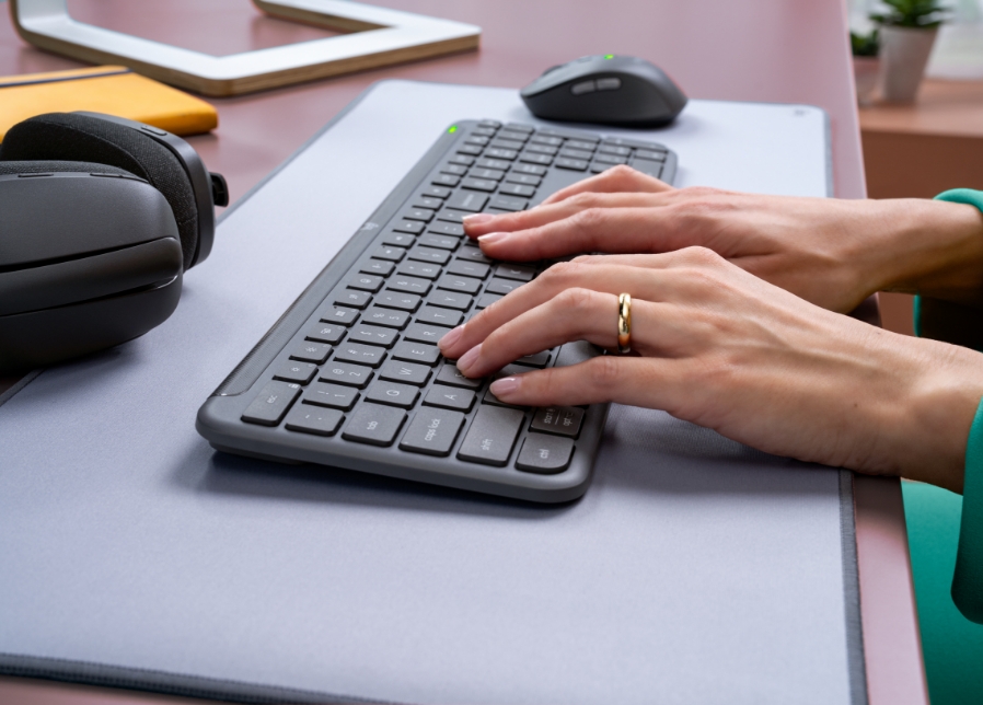 Logitech Signature