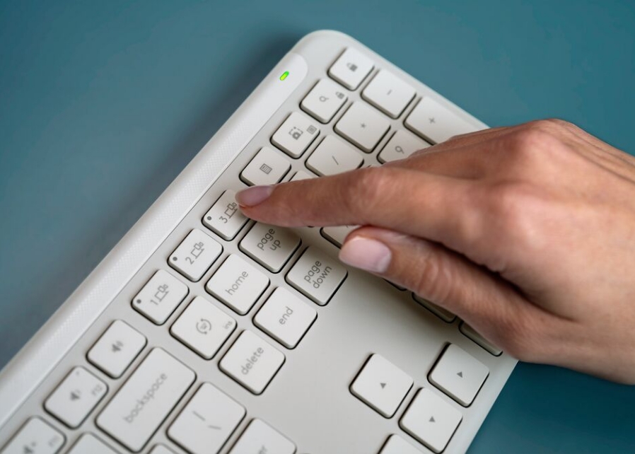 Logitech Signature