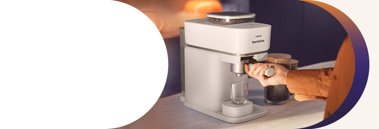 після заварювання кави колба кавоварки автоматично повертається на місце