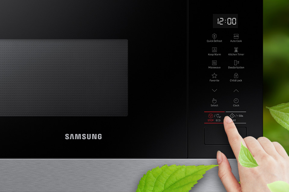На фото показано, як включити режим ECO в мікрохвильовці Samsung MS22M8254AT