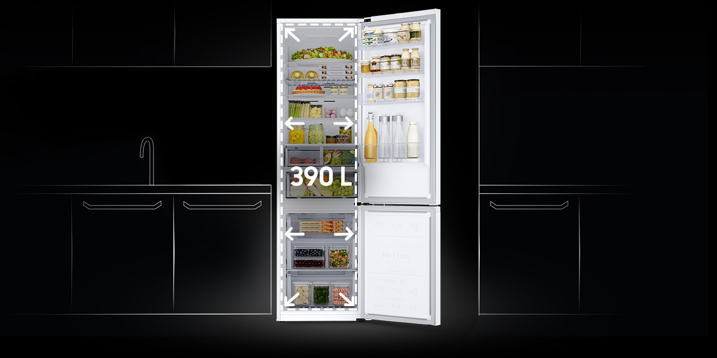 Фото відкритого холодильника графічно показує, що місткість холодильника RB38C605CWW збільшена