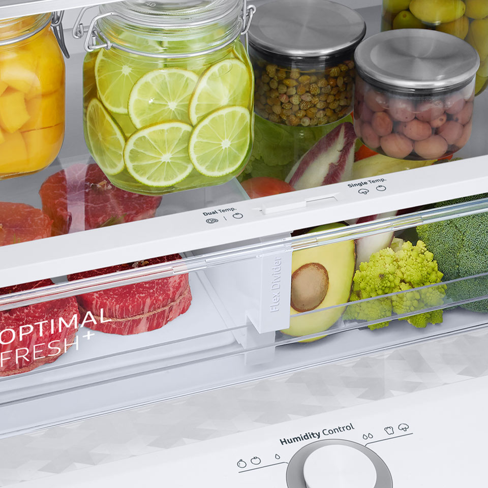 Якщо ви шукаєте холодильник із міцними полицями, розгляньте модель RB38C605CWW, доступну в Rtv Euro Agd