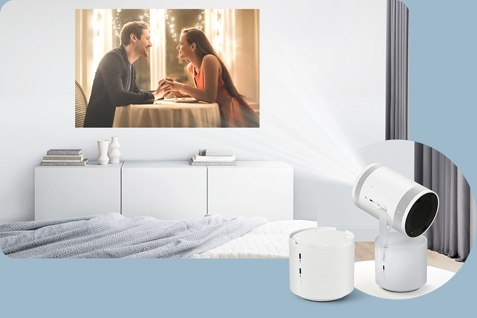 підключіть портативний зарядний пристрій до проектора