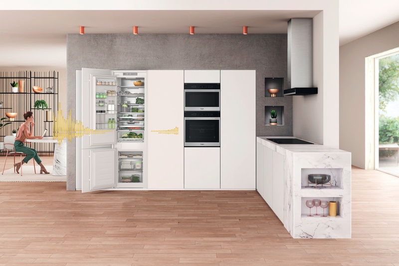 Wnętrze Whirlpool WHC18T132
