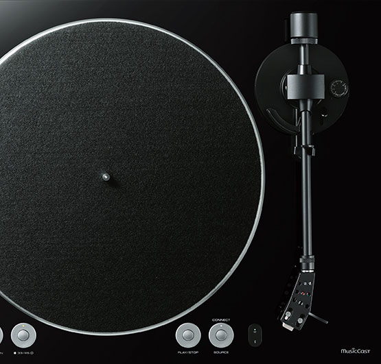 Yamaha MusicCast VINYL 500 - це класичний програвач, оснащений сучасними мережевими функціями