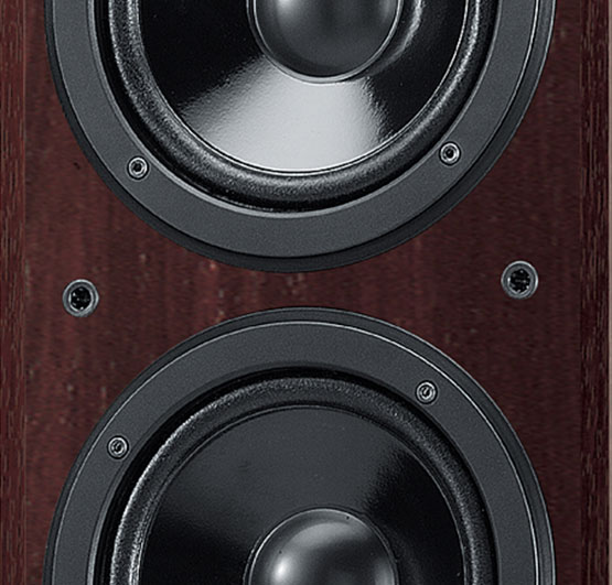 zaawansowany, wyposażony w najnowsze technologie amplituner AV Yamaha MusicCast RX-V4A
