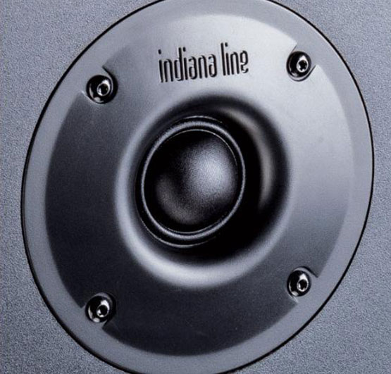 Indiana Line Nota 550 X solidnie wykonanych kolumn otoczy Cię mocnym, soczystym dźwiękiem