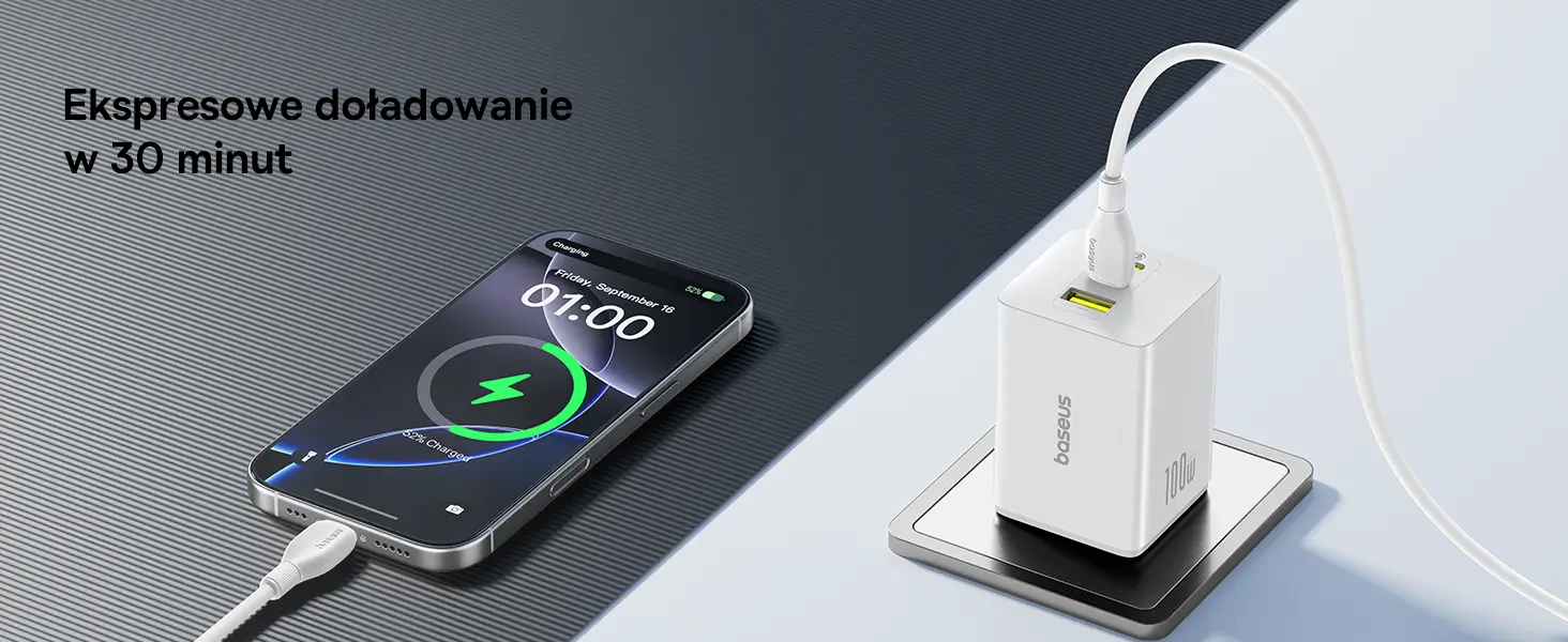 Smartfon ekspresowo doładowuje się z ładowarki Baseus FE11 podłączonej do gniazdka.