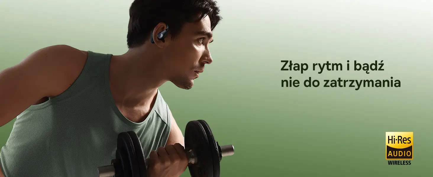 Mężczyzna na siłowni z hantlem, w czarnej słuchawce dousznej otwartej Baseus Eli Sport 2, logo Hi-Res Audio Wireless.