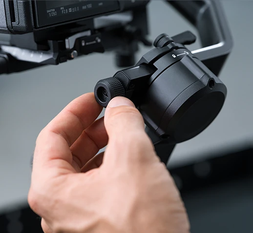 Регульований підвіс DJI за допомогою маховика