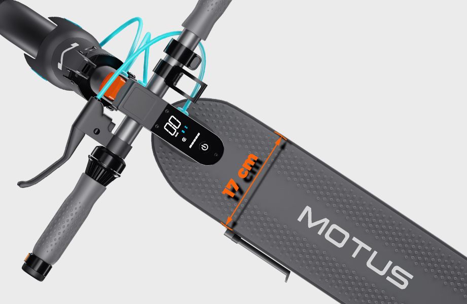 Скутер, зображений зверху