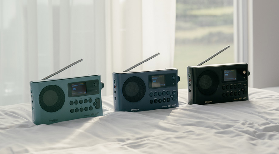 Model WFR-28BT to stylowy radioodbiornik internetowy marki Sangean z kolorowym wyświetlaczem