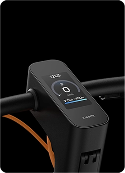 Дисплей самоката Xiaomi, що показує швидкість та рівень заряду батареї
