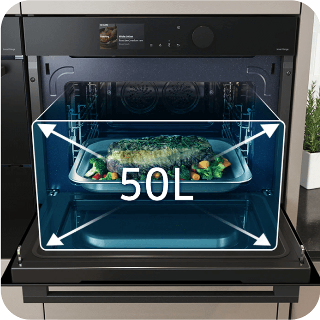 Piekarnik o pojemności 50L, gotujący mięso z warzywami.