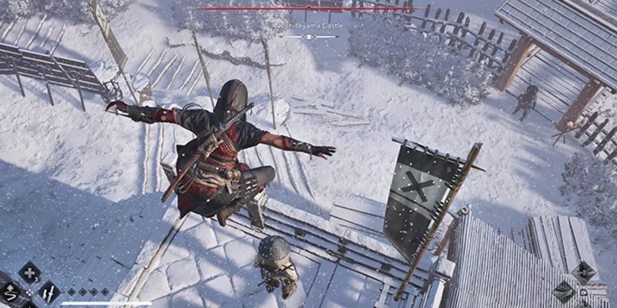 Wojowniczka shinobi skacze z wysokości na strażnika w zaśnieżonym zamku