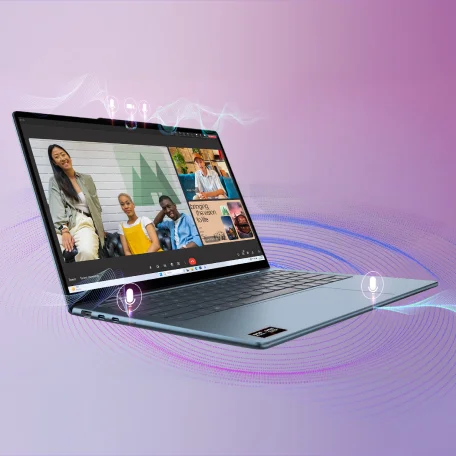 Laptop Lenovo Yoga Slim 7 podczas wideorozmowy, ikony mikrofonów wokół